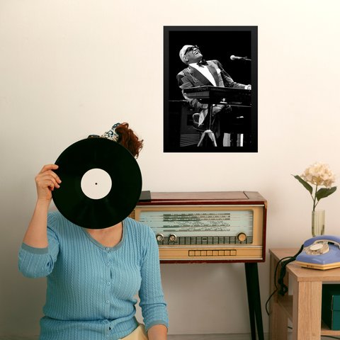 Quadro Decorativo Ray Charles Preto e Branco 45x34cm - com Vidro:moldura Preta