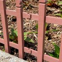 Ver imagem 3 de Kit com 1,4m de Cerca Estilo Madeira Plástica Decorativa para Jardim e Canteiro - Marrom