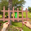 Ver imagem 4 de Kit com 1,4m de Cerca Estilo Madeira Plástica Decorativa para Jardim e Canteiro - Marrom