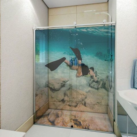 Adesivo de Box Mergulhador nas Pedras