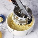 Ver imagem 2 de Espremedor Manual em Aço Inox Frutas Purê de Batata