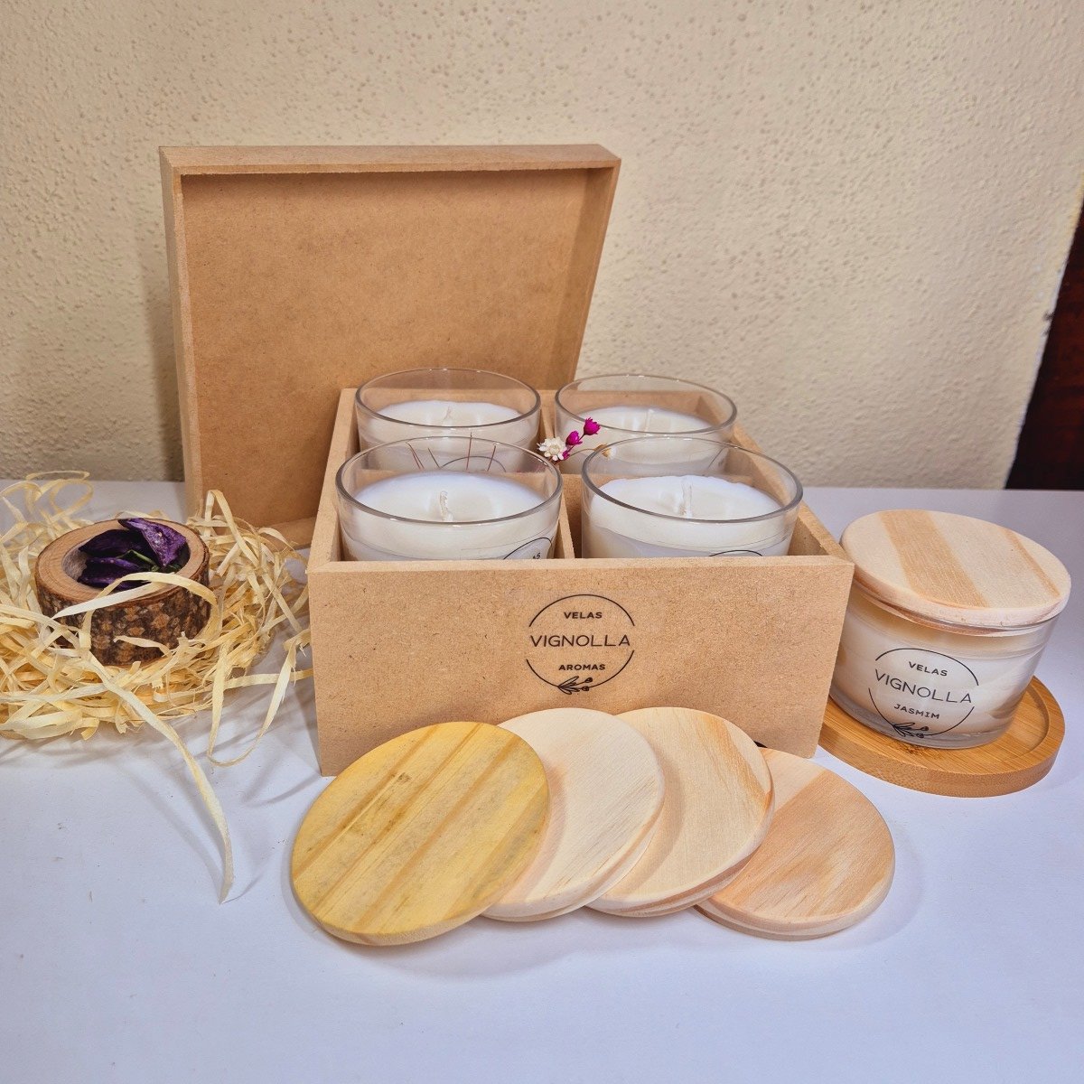 Kit 4 Velas Aromáticas 90gr com Caixa de Madeira Presente - 3