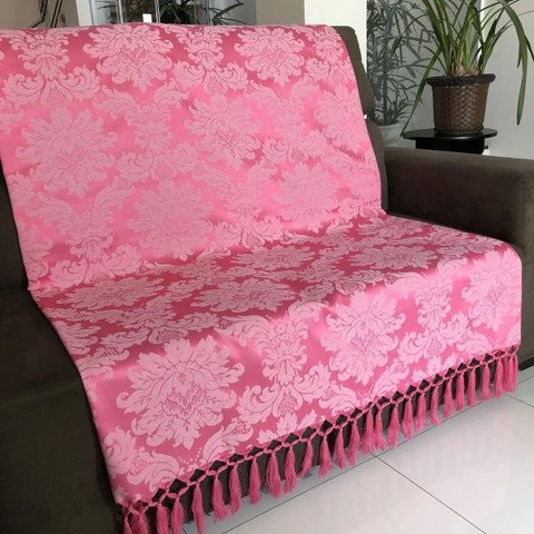Manta Para Sofá em Tecido Jacquard Medalhão Rosa Chiclete 190x140cm