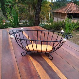 Fruteira de ferro e madeira oval rústica utilidade e decoração ideal para casas, restaurantes, hotei - 4