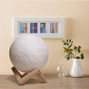 Ver imagem 2 de Luminária Lua Cheia 3d Abajur Usb com Suporte Decoração Estilosa e Aconchegante!