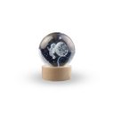Ver imagem 1 de Luminária Abajur Globo Homem na Lua Led Usb Enfeite Decorativo Esfera de Vidro 3d Base de Madeira