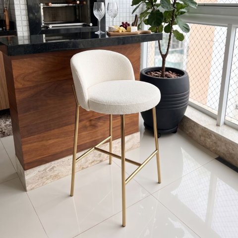 Banqueta Decorativa Elegance Recepção Gormet Base Gold Boucle Off White - Montanaris Decor