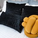 Ver imagem 6 de Capa para Almofada Drapeada Line em Veludo Quadrada Preto