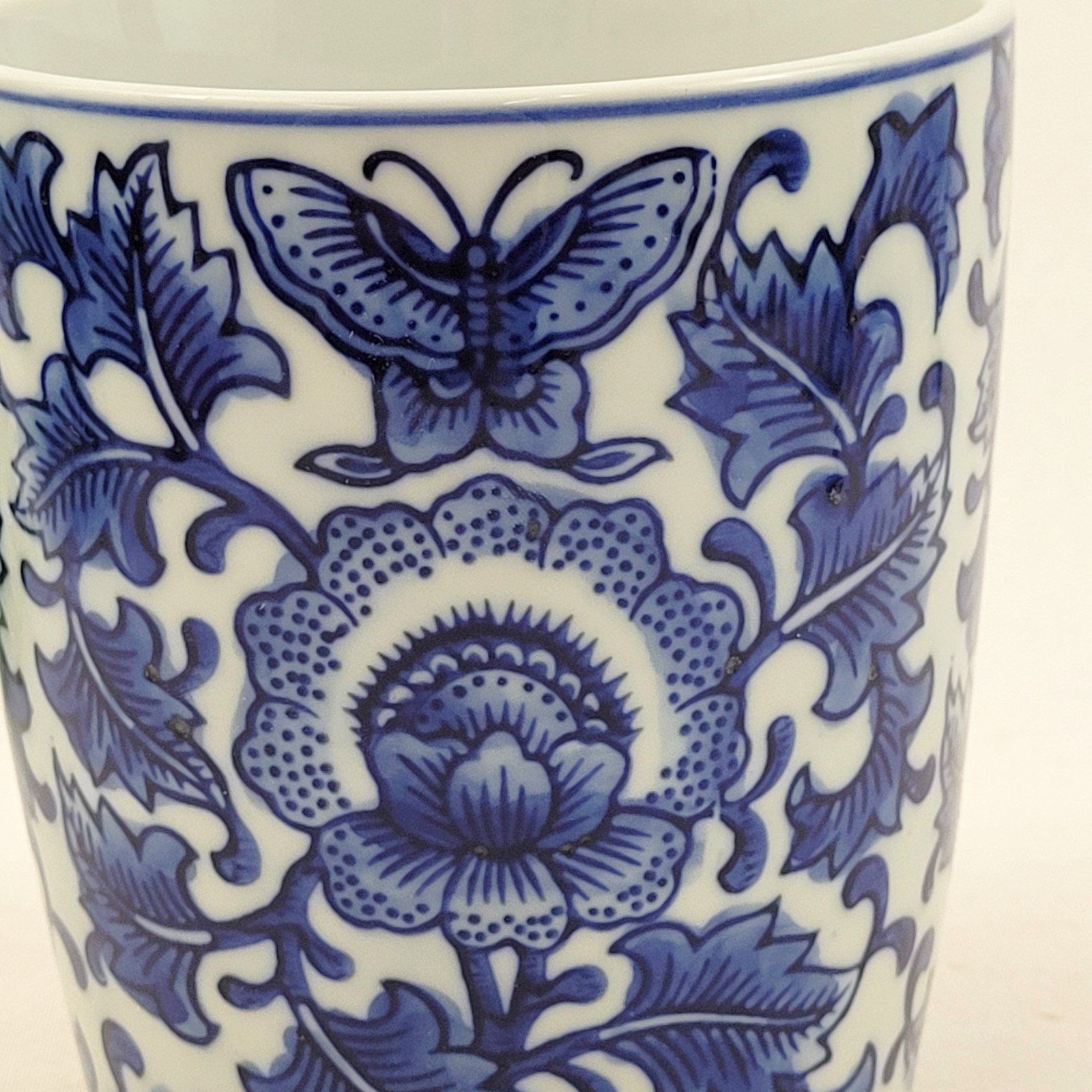 Vaso Azul E Branco 15X12cm Flores E Borboletas Porcelana - 4