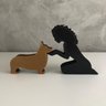 Dueto Menina e seu Corgi Vegras Cacheado Preto - 1