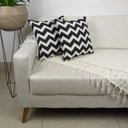 Ver imagem 2 de Kit 1 Manta para Sofá 2,40 X 1,80 + 2 Capas de Almofada Cor:bege-preto