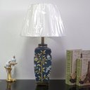 Ver imagem 4 de Abajur Luminária Quarto Cinza Floral Porcelana Metal 70x40:Branco/Cinza Floral