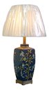 Ver imagem 1 de Abajur Luminária Quarto Cinza Floral Porcelana Metal 70x40:Branco/Cinza Floral