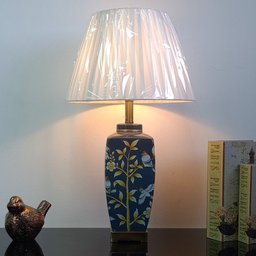 Abajur Luminária Quarto Cinza Floral Porcelana Metal 70x40:Branco/Cinza Floral - 3