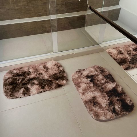 Kit Tapete Pelo Alto Felpudo Peludo Macio Anti Derrapante Alérgico Mesclado Marrom 40 x 60cm