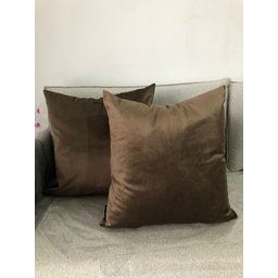 Kit 2 Capa Almofada Veludo Lisa 43x43 Ziper - Marrom - Lisa - 3