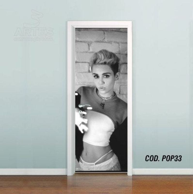 Adesivo De Porta Miley Cyrus #05 - 0,80x2,10m - 1