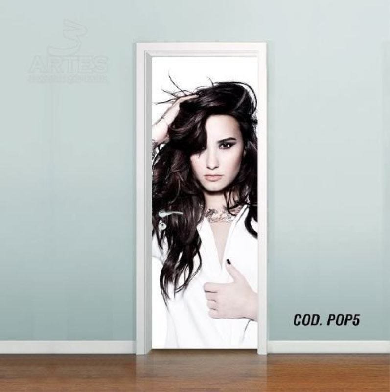 Adesivo De Porta Demi Lovato #05 - 1,00x2,10m - 1
