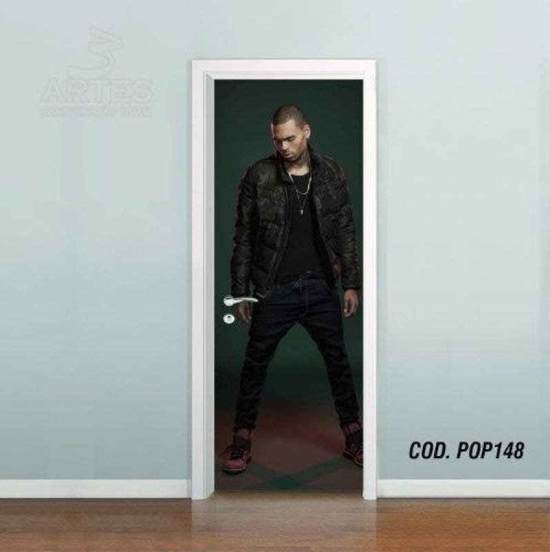 Adesivo De Porta Rapper Chris Brown - 0,60x2,10m - 1