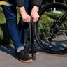 Bomba de Ar para Encher Pneu de Bicicleta e Bola com Adaptador 3 Bicos - 1
