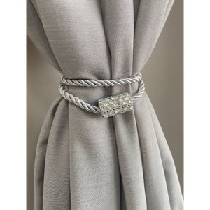 Prendedor Abraçadeira Pingente Cortina com Imã Strass Luxo Cinza