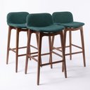 Ver imagem 1 de Kit 03 Banquetas Altas Arabella Madeira Maciça Estofada Encosto Curvo Linho Verde - Desk Design