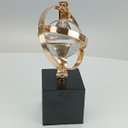 Ver imagem 3 de Escultura Decorativa de Metal Dourado 23x15x15cm Estátua Enfeite Sala Estante
