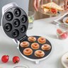 Máquina Donuts Rosquinhas 7 Furos Confeitaria Lanchonete Festas Branco 110v - 6