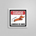 Ver imagem 2 de Quadro Quadrado Cuidado Lambidas De Amor 20x20cm:Madeira branca