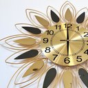 Ver imagem 2 de Relógio De Parede Dourado Folhas Espelhadas Metal 60x60