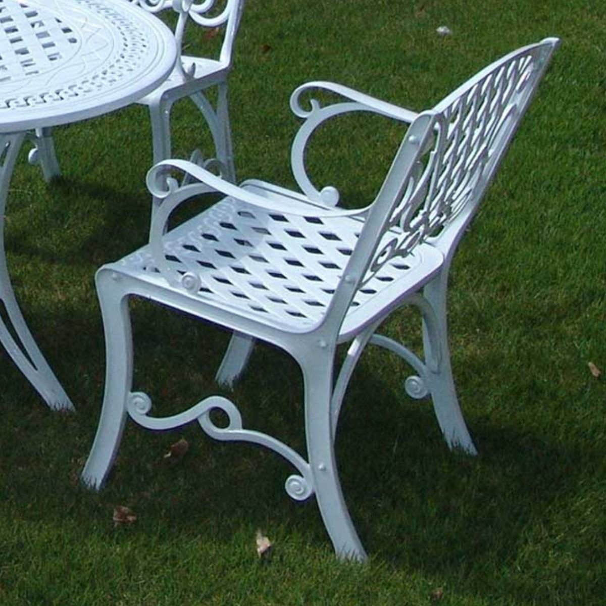 Conjunto de Jardim com Mesa Redonda Alumínio Fundido e 4 Cadeiras Viena Iris - 3