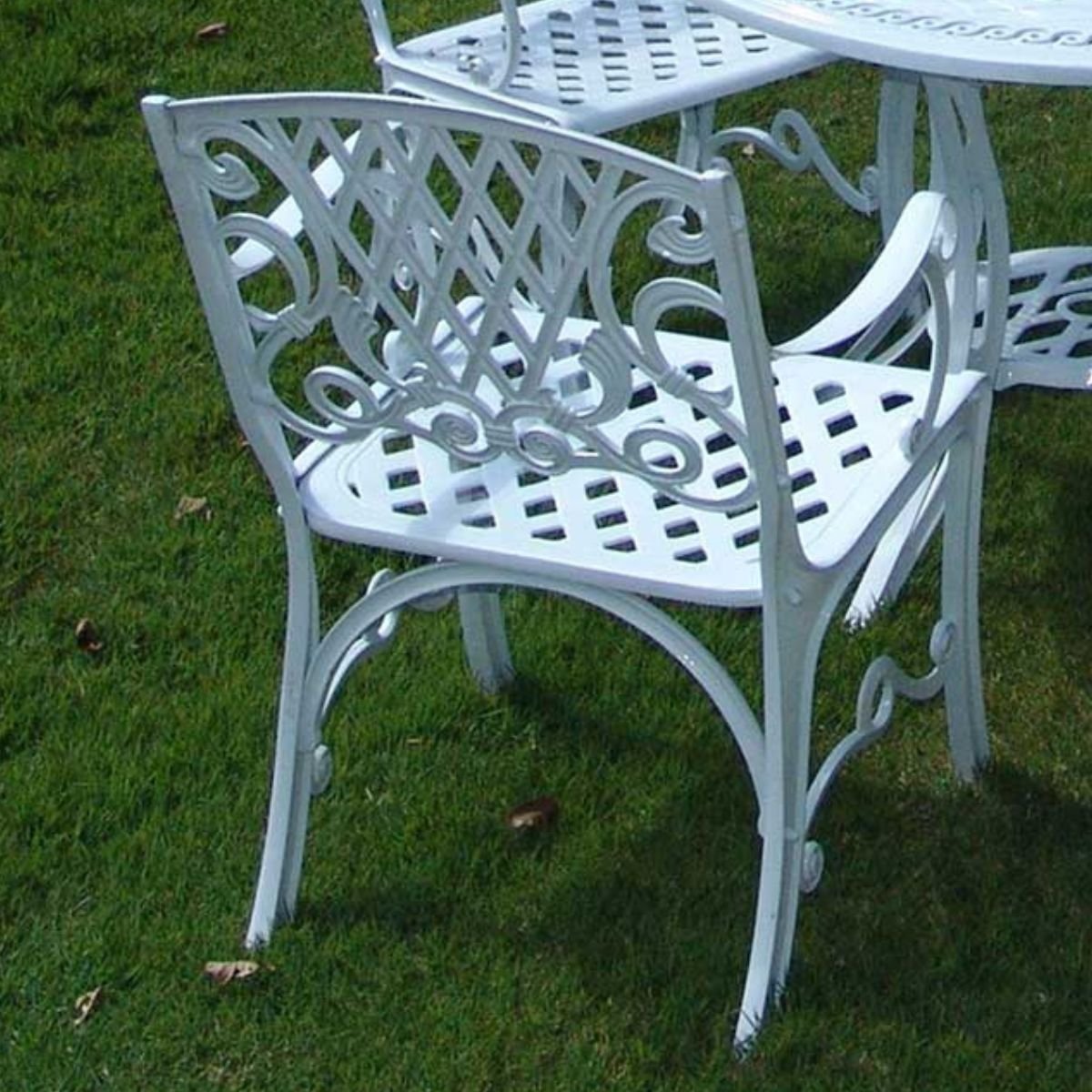 Conjunto de Jardim com Mesa Redonda Alumínio Fundido e 4 Cadeiras Viena Iris - 4