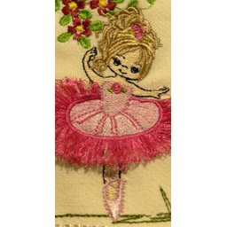 Toalha Bordada De Mão Lavabo Bailarina no Jardim Saia com Franja Fringer Dohler Artesanalle Creme Co - 2