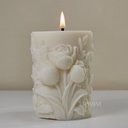 Ver imagem 1 de Vela Decorativa Cilíndrica Jardim de Rosas Esculpidas 240g