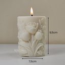 Ver imagem 3 de Vela Decorativa Cilíndrica Jardim de Rosas Esculpidas 240g