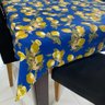 Toalha de Mesa Retangular em Jacquard Limão Siciliano Fundo Azul Royal - 2,20m x 1,40m Sua Casa Deco - 2
