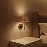 Arandela de Parede Clássica com Interruptor Dourado e Cúpula Bege com Lâmpada Branco Quente - 1