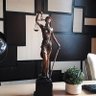 Estátua Deusa Têmis 45 cm Dama Da Justiça Símbolo Do Direito - 1
