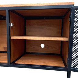Rack de Madeira e Ferro Modelo Industrial com 2 Portas de Chapas - Cores Preto e Castanheira - 7