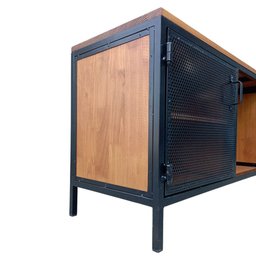 Rack de Madeira e Ferro Modelo Industrial com 2 Portas de Chapas - Cores Preto e Castanheira - 9