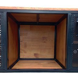 Rack de Madeira e Ferro Modelo Industrial com 2 Portas de Chapas - Cores Preto e Castanheira - 5