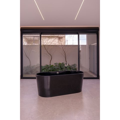 BANHEIRA DE IMERSÃO FREESTANDING PRETA 175x76x66 – EVEREST ELEGANZA  - VERSATIL