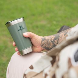 Copo Térmico Stanley para Cerveja ou Café com Tampa e Abridor Aço Inox Verde - 2