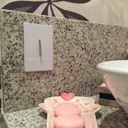 Conjunto Interruptor Simples Branco com Cromado Novara - 3