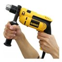 Ver imagem 2 de Furadeira de Impacto Industrial DeWalt DWD502-B2 710 Watts – 220 Volts