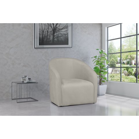 Poltrona Decorativa Julia Veludo Marfim - Lm Decor