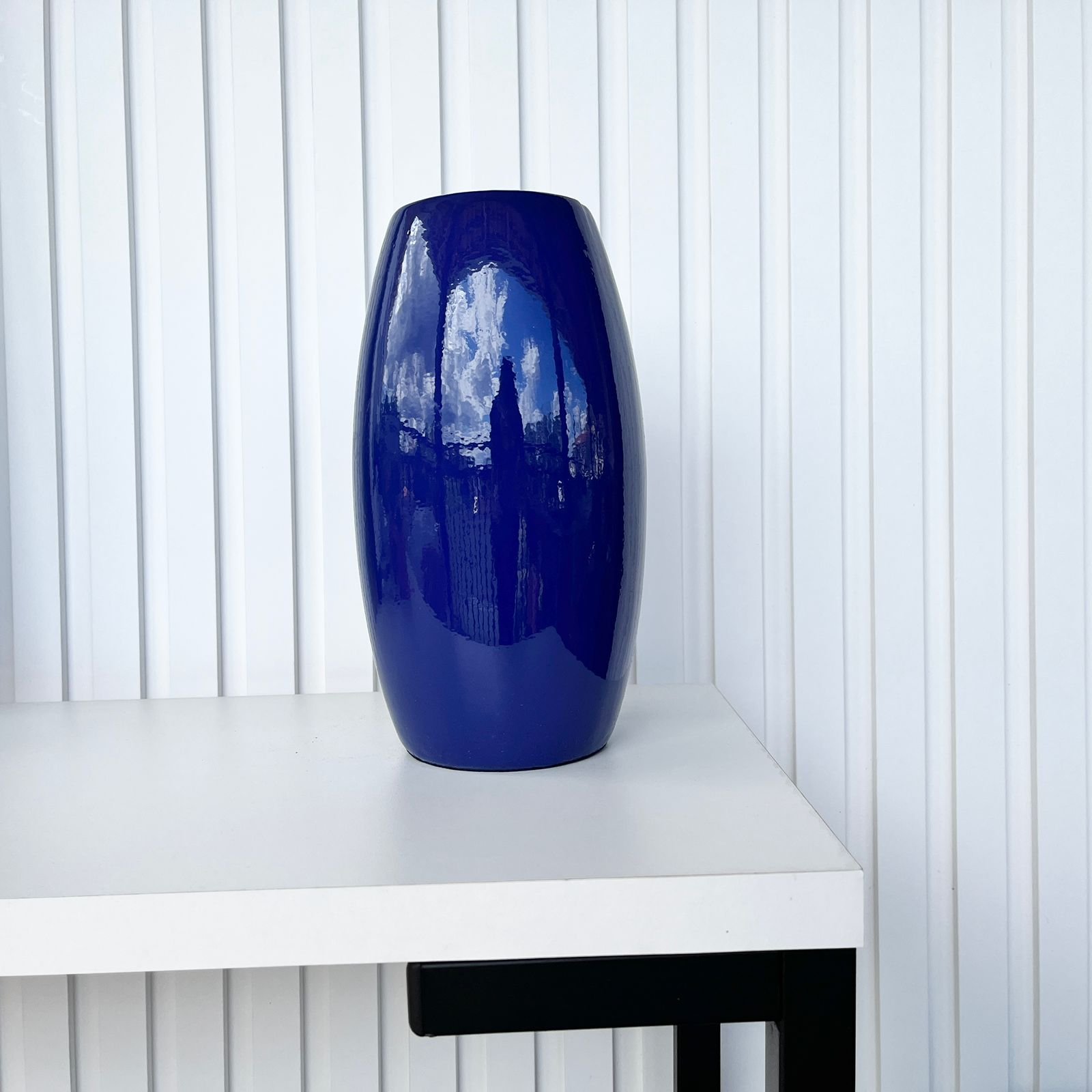 Decoração sala rack vaso centro de mesa azul moderno decor - 3