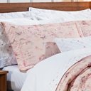 Ver imagem 2 de Kit Edredom + Jogo de Cama King Sicília - 100% Alg. 200 Fios 07 Peças - Borboleta Rosê