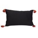 Ver imagem 1 de CAPA DE ALMOFADA RETANGULAR PRETA COM POMPONS Almofadas Estilo