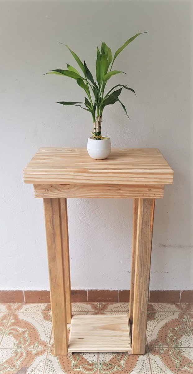 Mesa ou aparador de madeira maciça sem verniz 45x30x80